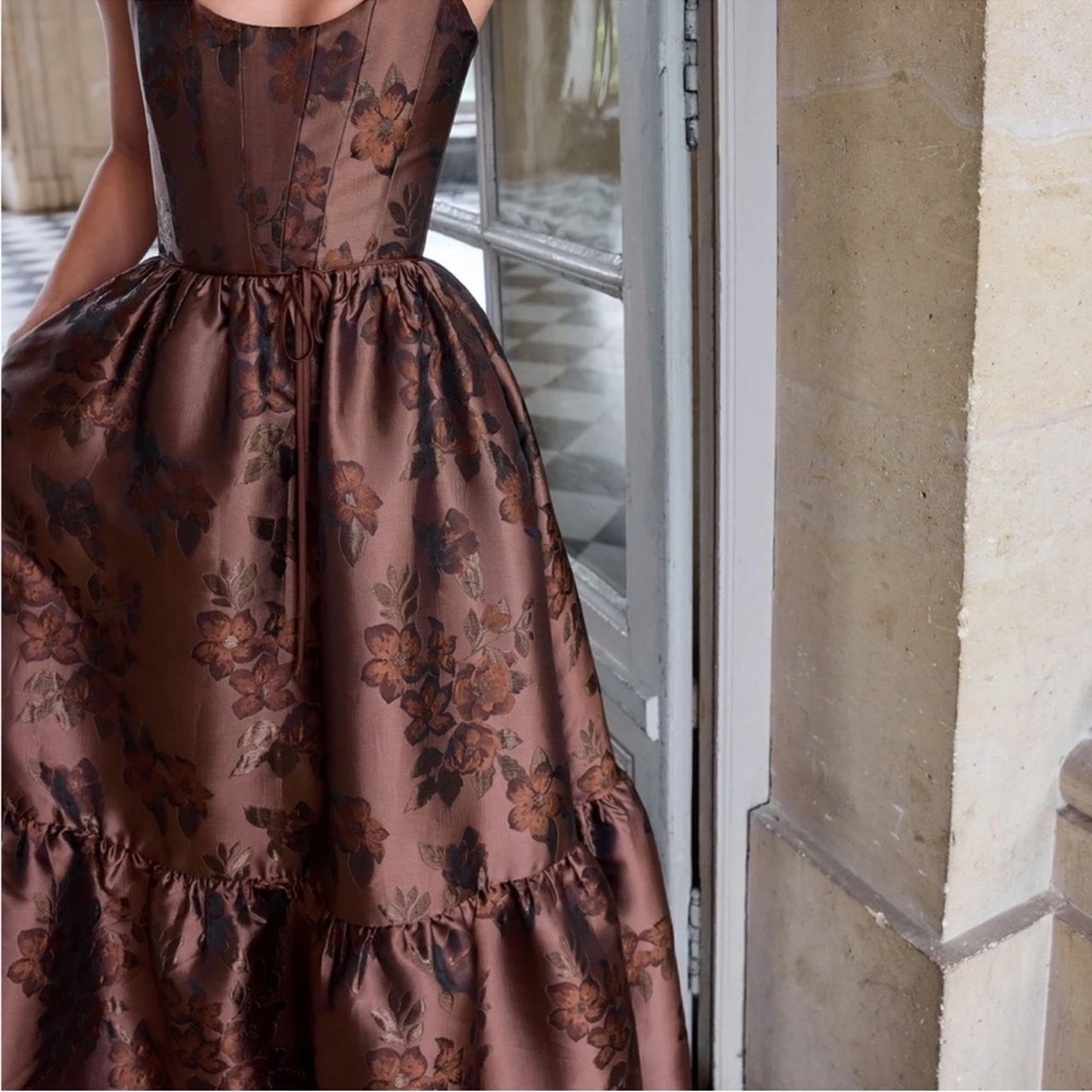 V. Chapman Avery gown in cocoa baroque floral - Picture 4 of 5